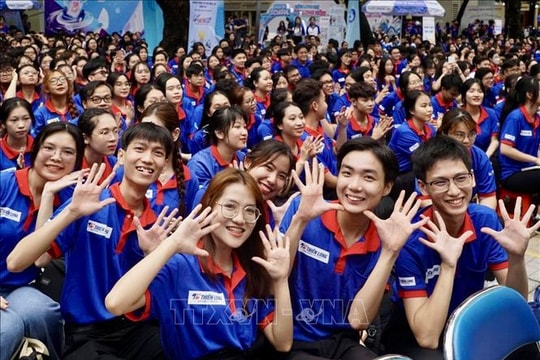 Tiếp sức mùa thi 2025: Hỗ trợ sĩ tử toàn diện với nền tảng số thông minh