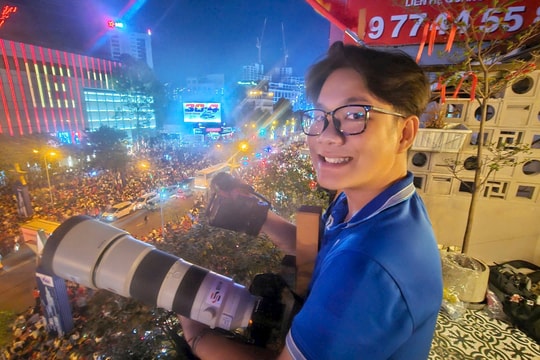"Gây sốt" với ảnh diễu binh, nam sinh viên nuôi ước mơ làm báo