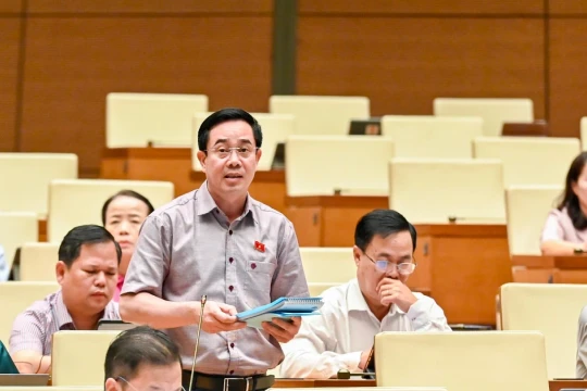 Cần thiết bổ sung điều luật để bảo vệ nhà giáo