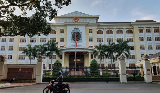 6 lãnh đạo sở nghỉ hưu trước tuổi được nhận gần 8,5 tỉ đồng