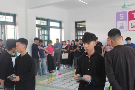 Khai trương Thư viện Công nghệ STEAMHub tại Điện Biên