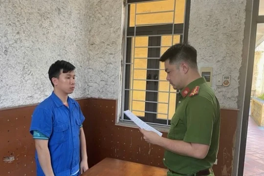 Khởi tố nhân viên tham ô hơn 200 triệu đồng tại FPT Retail