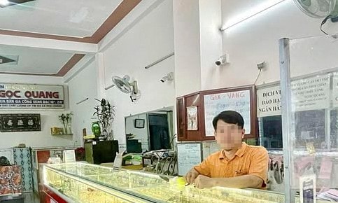 Người phụ nữ suýt ‘sập bẫy’ lừa đảo vì tin gói quà 800 triệu USD từ nước ngoài chuyển về