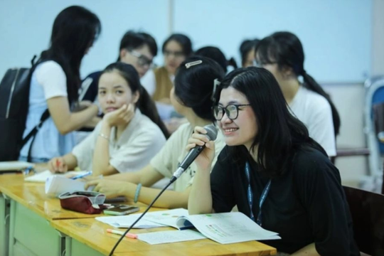Tuyển sinh 2025: Ngành và chuyên ngành nào được miễn 100%, 70% học phí?