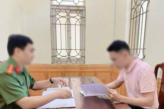 Giấy mời dự Lễ hội hoa phượng đỏ - Hải Phòng 2025 bị rao bán trên mạng xã hội