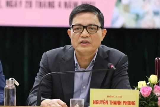 Khởi tố nguyên Cục trưởng Cục An toàn thực phẩm Bộ Y tế