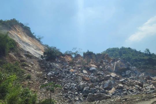 Sập mỏ đá ở Tuyên Quang