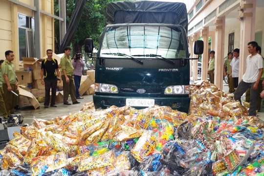 Thủ tướng: Lập tổ công tác đặc biệt, mở đợt tấn công cao điểm truy quét hàng giả