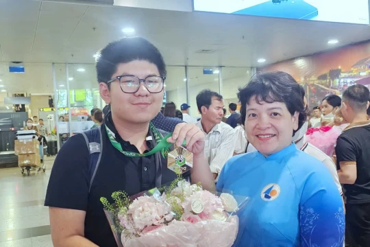 Học sinh trường Ams lập kỳ tích tại Olympic Hóa học quốc tế Mendeleev