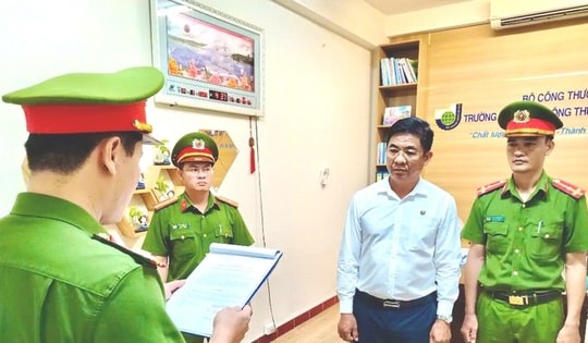 Bắt tạm giam hiệu trưởng Trường cao đẳng Công thương miền Trung