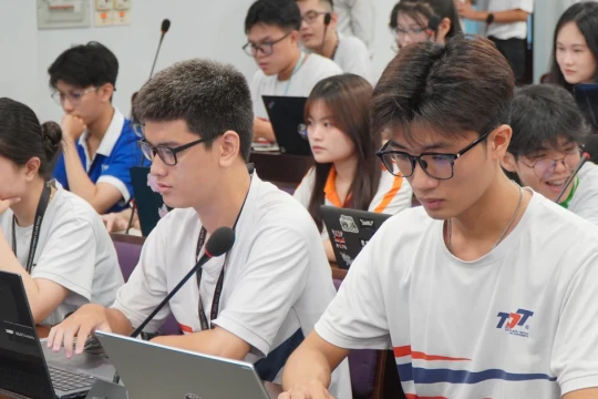 Hơn 2.100 sinh viên tranh tài hiểu biết tài chính