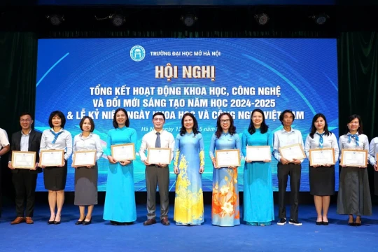 Khoa học công nghệ và đổi mới sáng tạo làm động lực then chốt cho tăng trưởng
