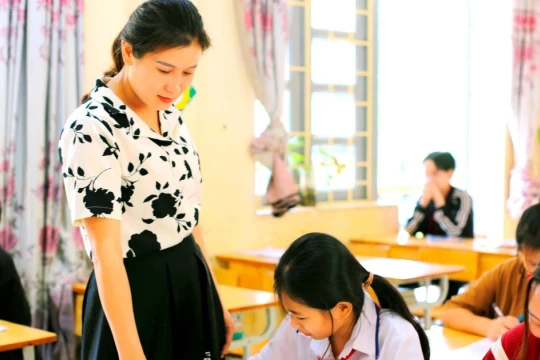 Không để gián đoạn tuyển dụng giáo viên