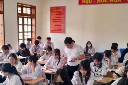 Học sinh Sơn La tăng tốc ôn luyện, sẵn sàng cho Kỳ thi tốt nghiệp THPT 2025