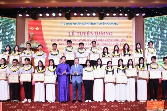 Tuyên Quang tuyên dương học sinh đoạt giải các kỳ thi cấp tỉnh, cấp quốc gia