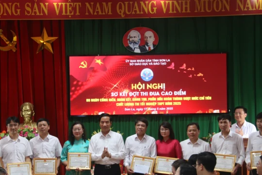 Sơn La sơ kết đợt thi đua cao điểm 80 ngày cống hiến ôn tập tốt nghiệp THPT