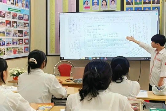 Cùng trò nội trú vượt qua áp lực trước kỳ thi THPT năm 2025