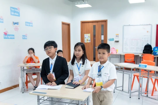 Gần 500 học sinh TH, THCS miền Trung cùng so tài tranh biện tiếng Anh