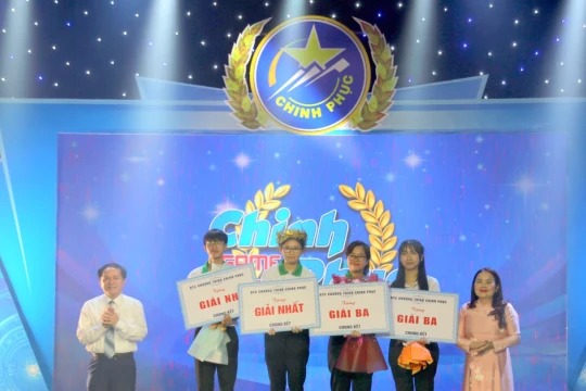 Nữ sinh Quảng Trị bứt phá giành 'vòng nguyệt quế' cuộc thi Chinh phục 2025