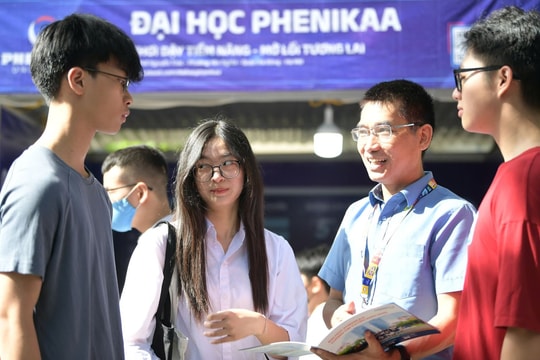Gần 5.000 học sinh, phụ huynh tham gia ngày hội khối ngành Khoa học và Công nghệ