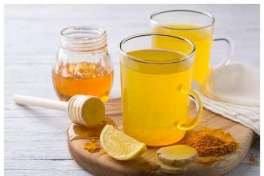 Uống nước chanh nghệ mỗi sáng có tác dụng gì?