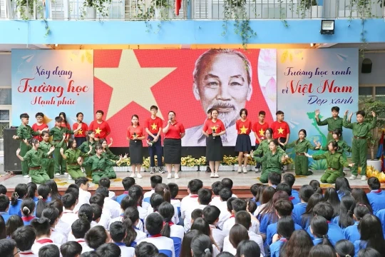 Học sinh Thủ đô 'gửi nghìn lời ca dâng Bác'