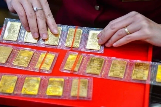 Giá vàng đầu tuần 19/5 trong nước ổn định khi thế giới đi ngang