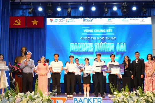 Sôi nổi chung kết cuộc thi học thuật 'Banker tương lai'