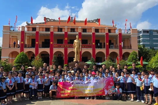 Trường học TPHCM tổ chức nhiều hoạt động ý nghĩa chào mừng sinh nhật Bác Hồ