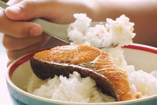 Vì sao ăn cá lại tốt hơn thịt?