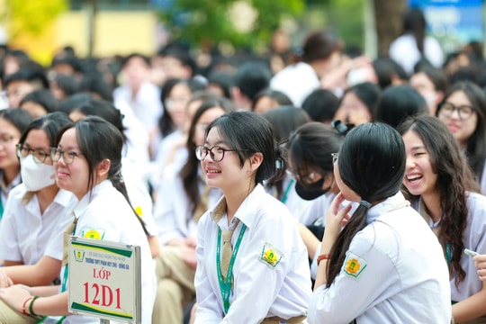 Học phí lớp 10 tại Hà Nội: Trường công lập cao nhất lên tới 6,5 triệu đồng/tháng