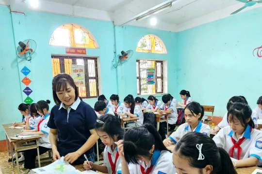 Cô giáo Địa lí vượt khó truyền lửa đam mê