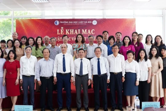 Khai mạc Diễn đàn Luật học và Phát triển năm 2025