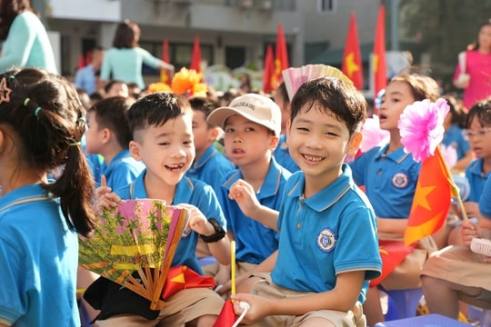 Học bạ toàn 10 vẫn "trượt" học sinh giỏi, phụ huynh bức xúc có chính đáng?