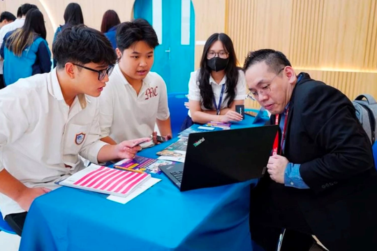 Định hướng nghề nghiệp sớm - Chìa khoá giúp học sinh lựa chọn tương lai đúng đắn