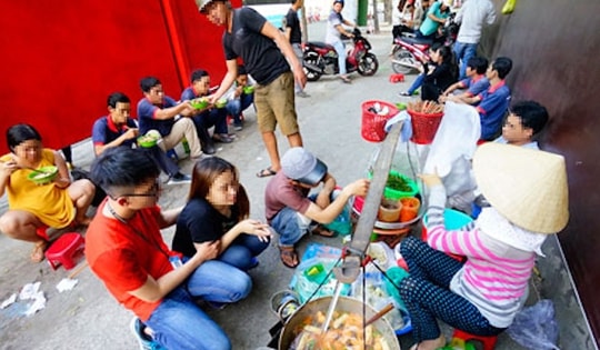 Đề xuất phạt 5-7 triệu đồng nếu tiếp xúc thực phẩm không cắt ngắn móng tay, đeo đồng hồ, vòng, lắc