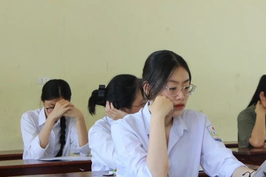 Không tổ chức hoạt động vui chơi quá 23h tại các địa bàn có điểm thi