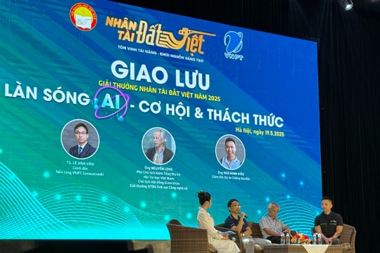 Mẹ tôi giáo viên tiểu học 30 năm còn biết ứng dụng ChatGPT