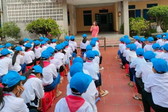 Hướng cán bộ, giáo viên, học sinh sử dụng mạng xã hội trách nhiệm
