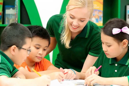 Học thông minh– sống bản lĩnh: Chương trình phát triển toàn diện tại HDI English
