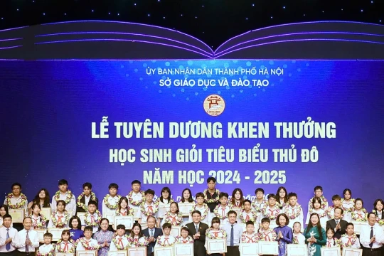 Hà Nội khen thưởng học sinh giỏi tiêu biểu năm học 2024-2025