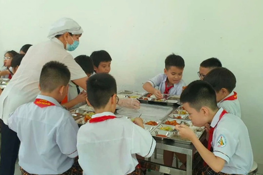 Hà Nội nghiên cứu miễn phí bữa trưa cho học sinh
