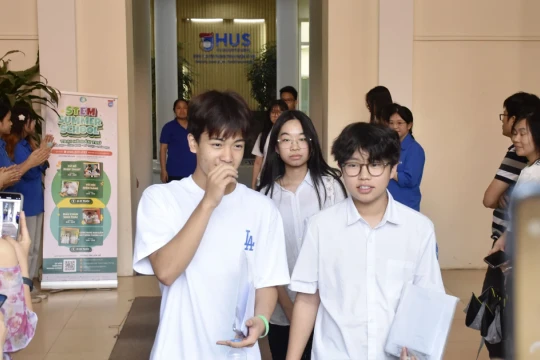 Gợi ý giải đề Ngữ văn vào lớp 10 Trường THPT chuyên Khoa học xã hội & Nhân văn