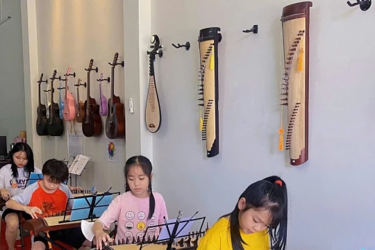 Ngược lối tìm về âm nhạc truyền thống