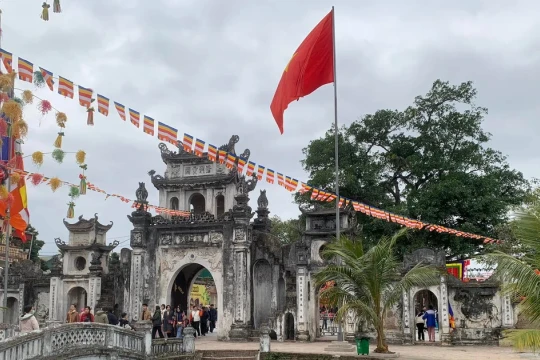 Đến chùa Bối Khê nghe huyền tích lạ về Đức Thánh Bối