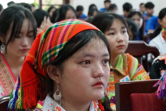 Trao học bổng 'Vì tương lai Việt Nam' cho học sinh THPT tại Đắk Nông
