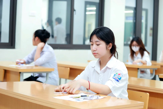 Thi vào lớp 10 Hà Nội: Mang vật dụng cấm sẽ bị đình chỉ thi, huỷ toàn bộ kết quả