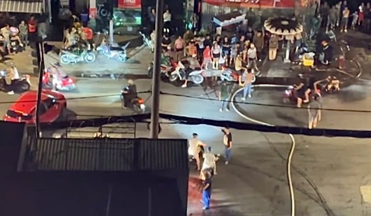 Cháy nhà trong đêm ở quận 7, TP HCM