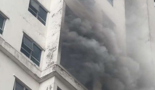 Hà Nội: Cháy căn hộ chung cư HH2A Linh Đàm