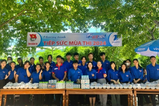Sẵn sàng cho mùa thi: Tiếp sức học trò vùng khó